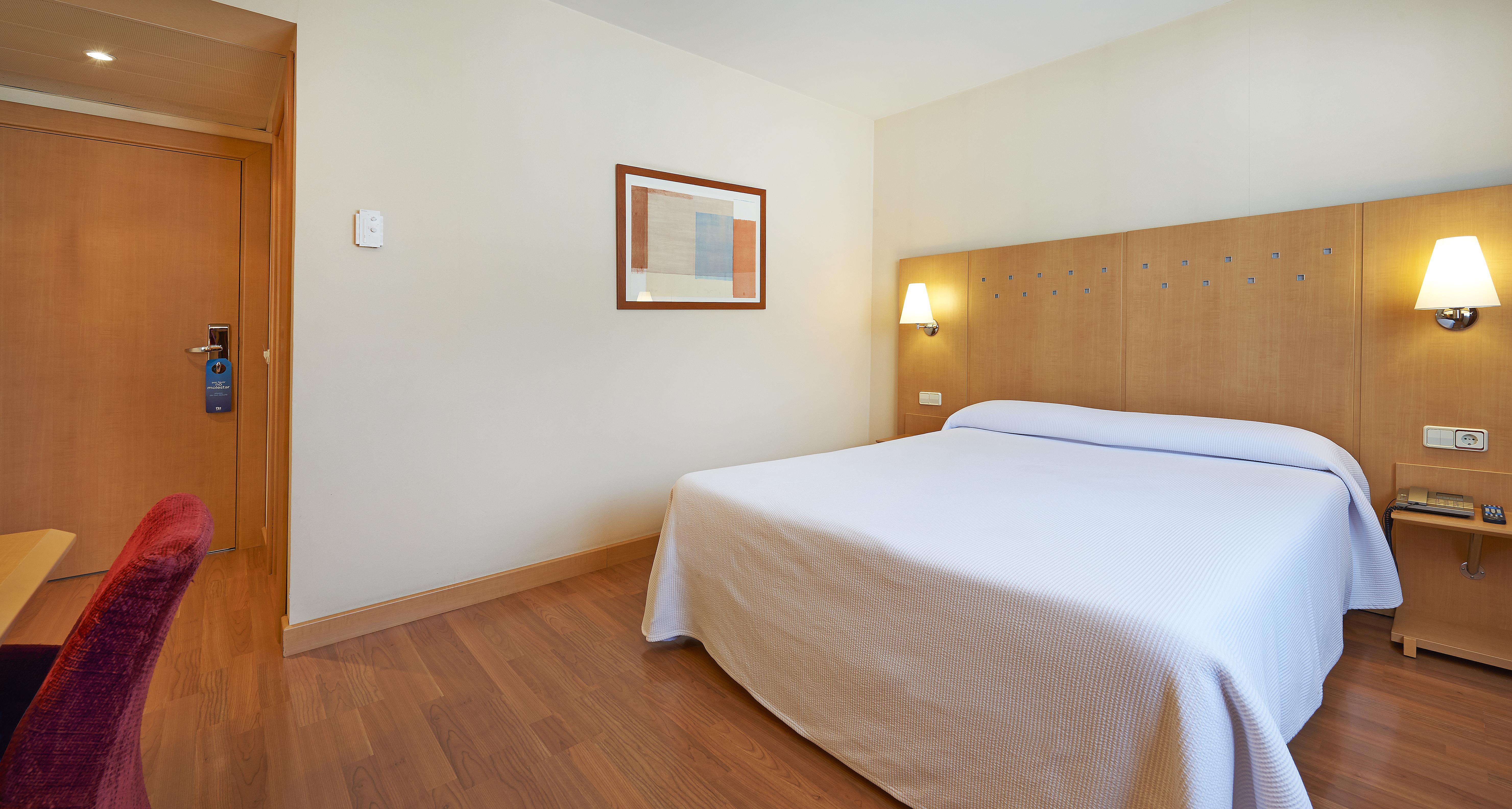 Hotell Catalonia La Maquinista 4*