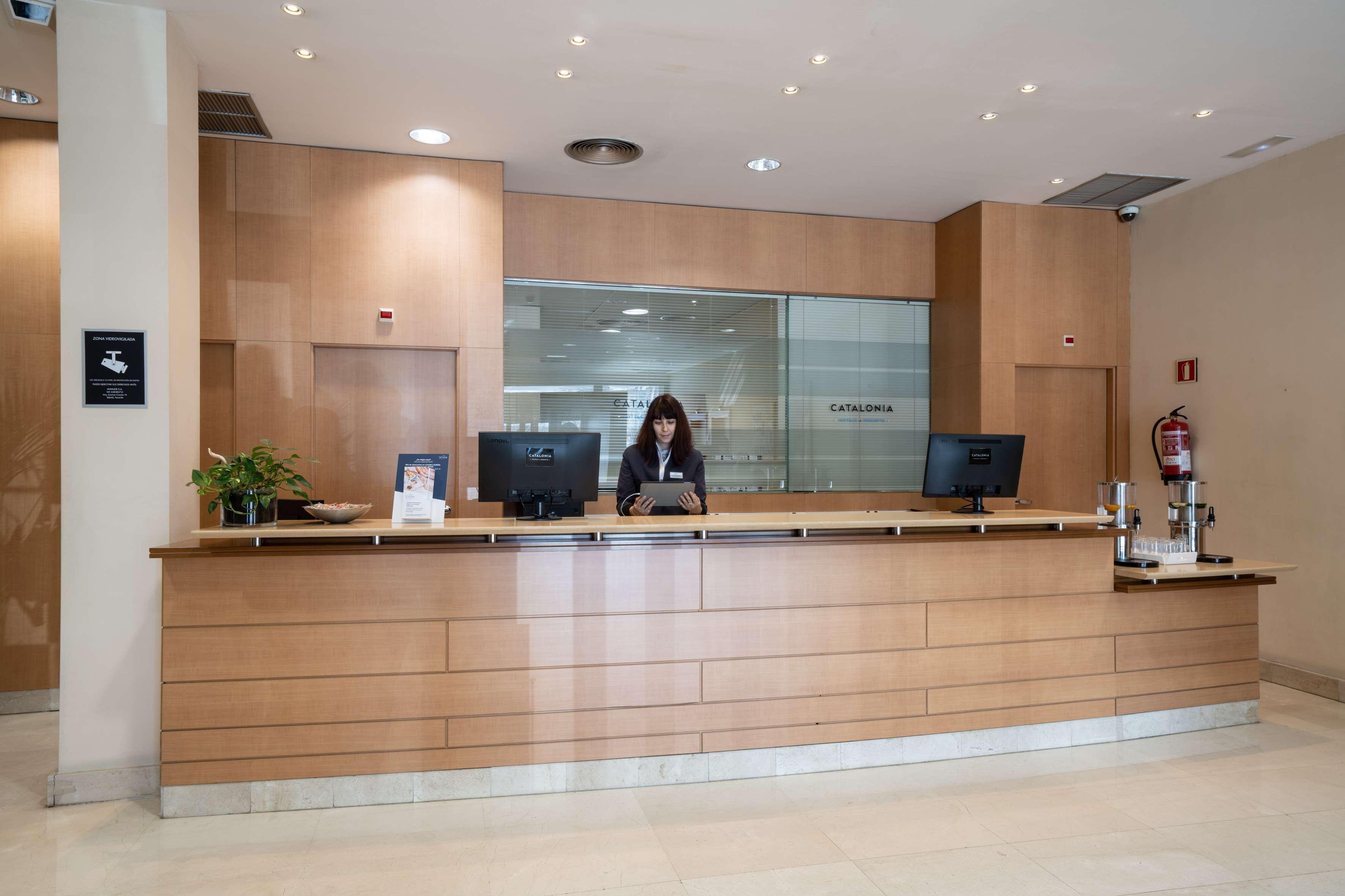 Catalonia La Maquinista Hotell