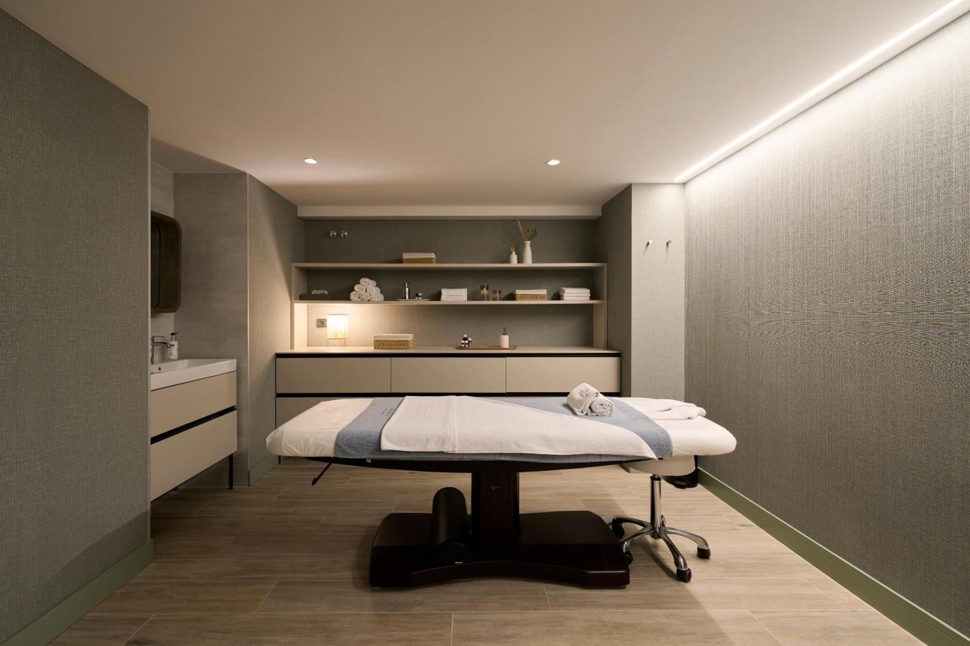 Hotell Catalonia La Maquinista 4*