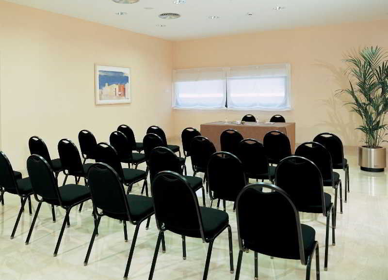 Hotell Catalonia La Maquinista 4*