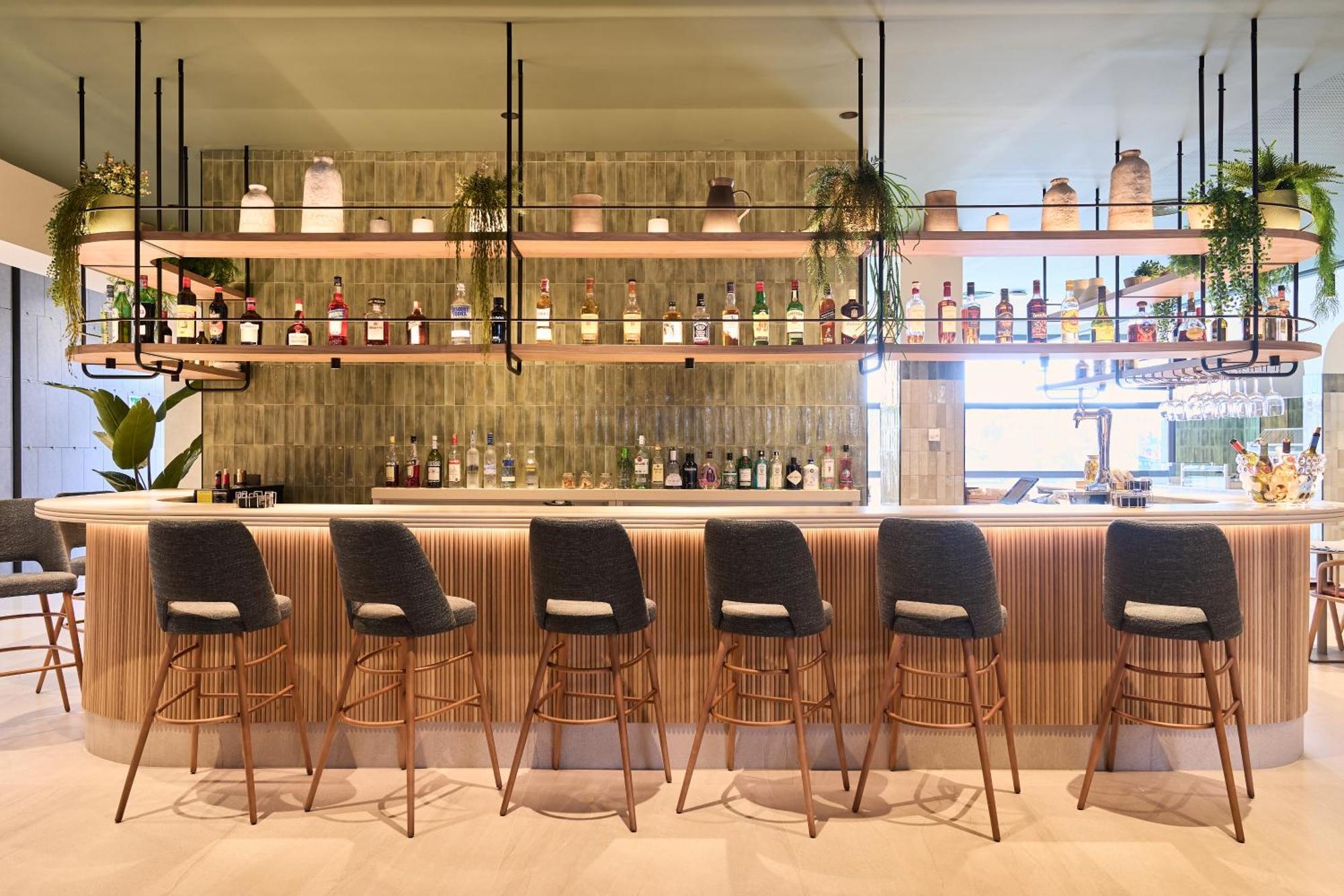 Hotell Catalonia La Maquinista 4*
